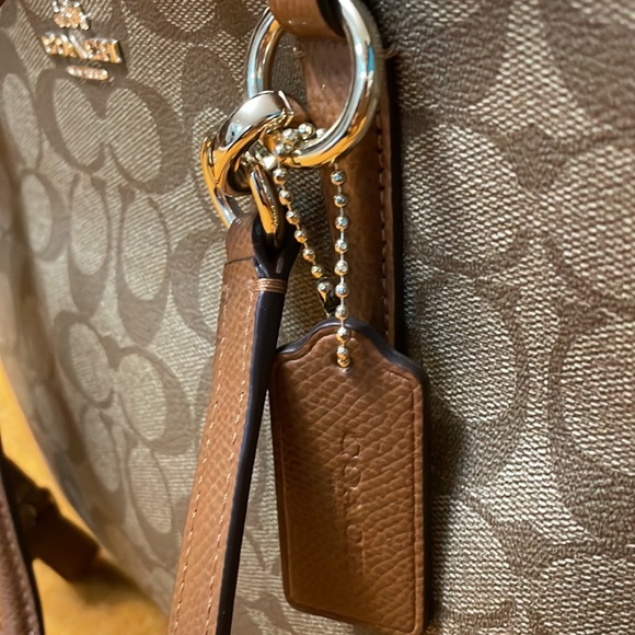 COACh authentic 💯 two way carry all - Picture 4 of 9